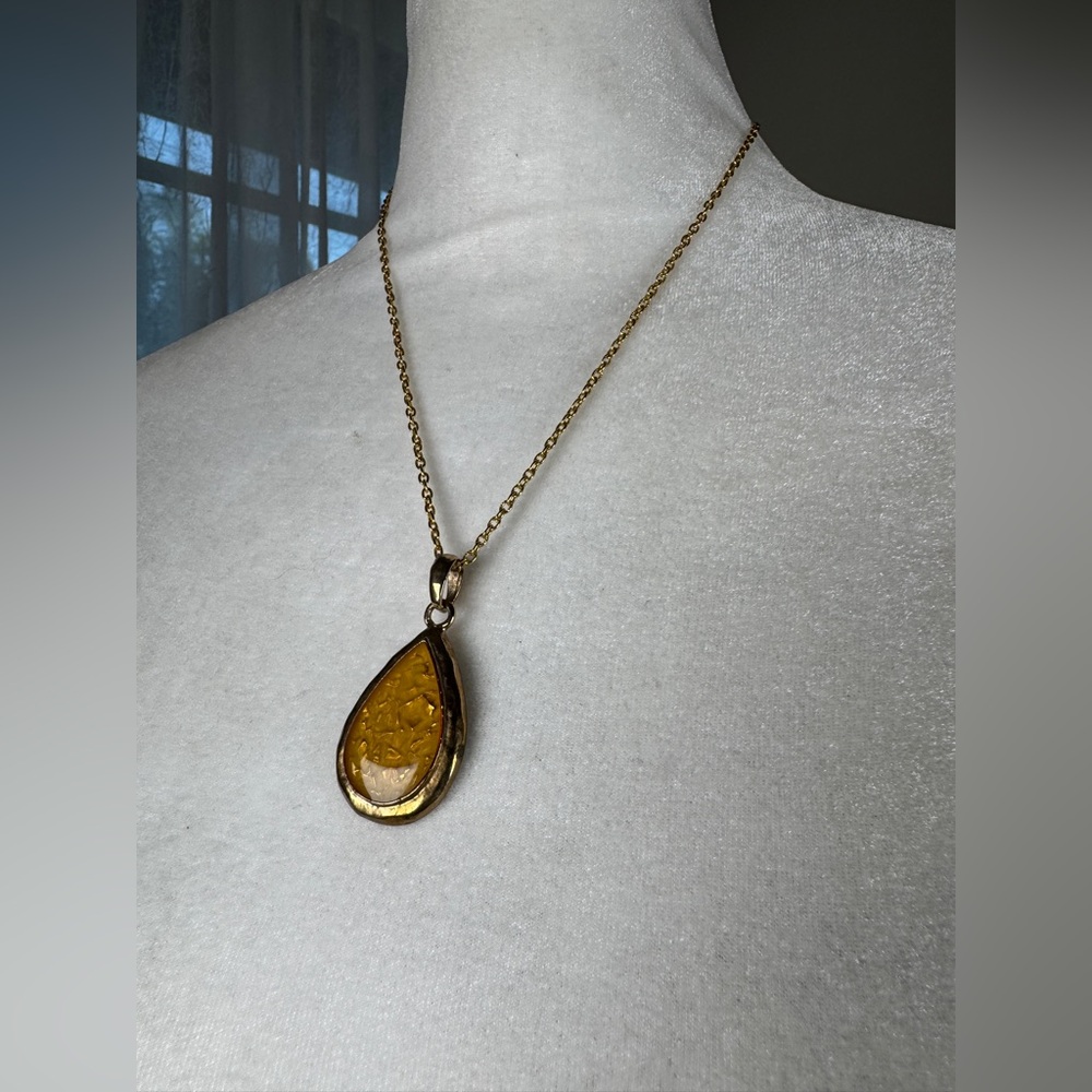 Vintage Teardrop Shape Necklace